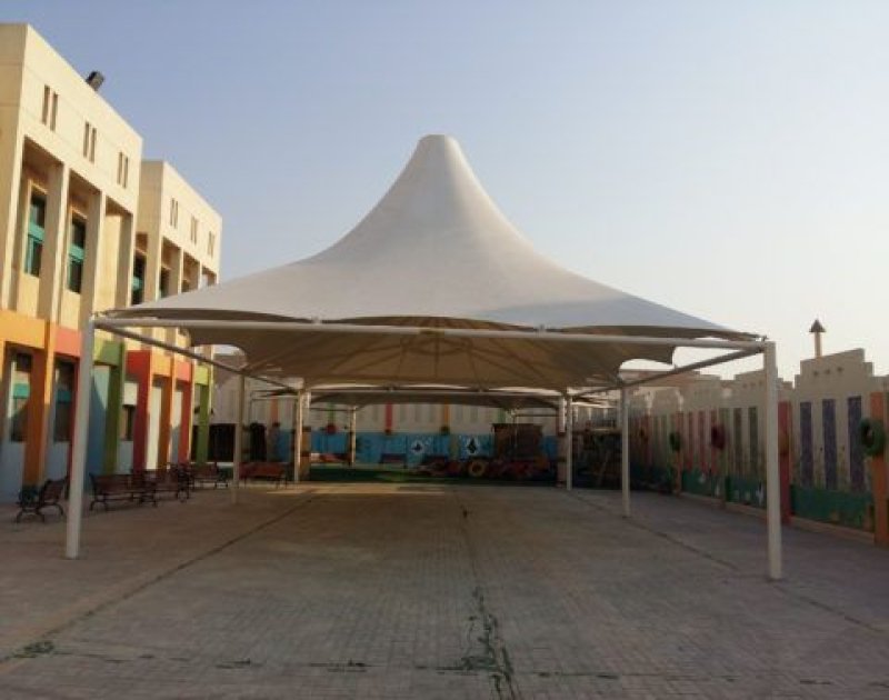 مظلات مخروطية بتصاميم فاخرة في الدمام